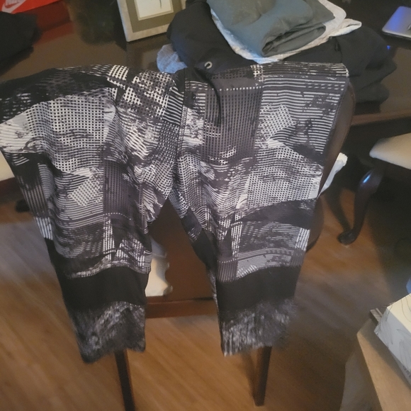 Capris - Picture 2 of 2